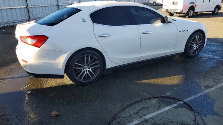 Maserati GHIBLI  2015