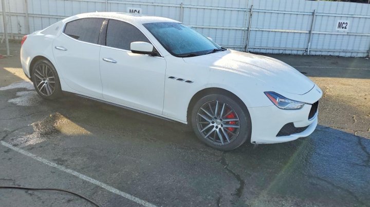 Maserati GHIBLI  2015
