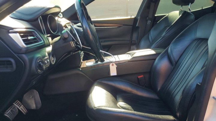Maserati GHIBLI  2015