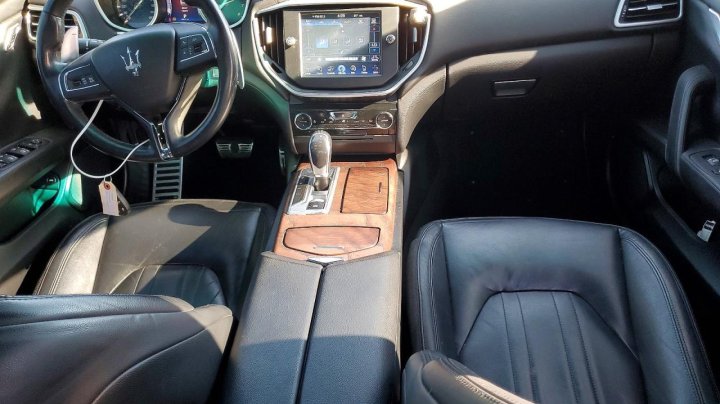 Maserati GHIBLI  2015