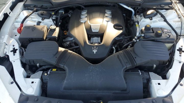 Maserati GHIBLI  2015