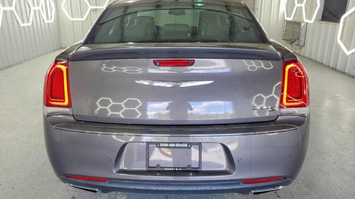 CHRYSLER 300  2018