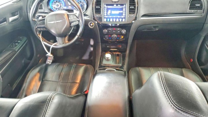 CHRYSLER 300  2018