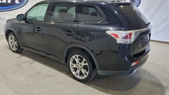 Mitsubishi Outlander  2015