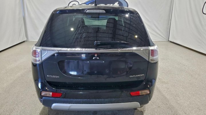 Mitsubishi Outlander  2015
