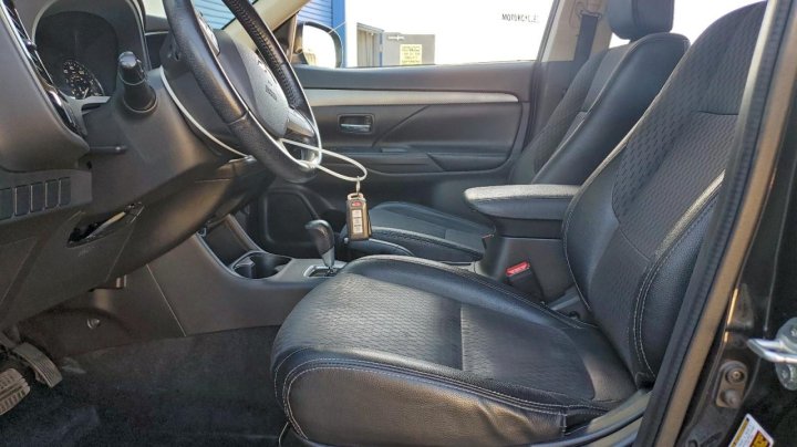 Mitsubishi Outlander  2015
