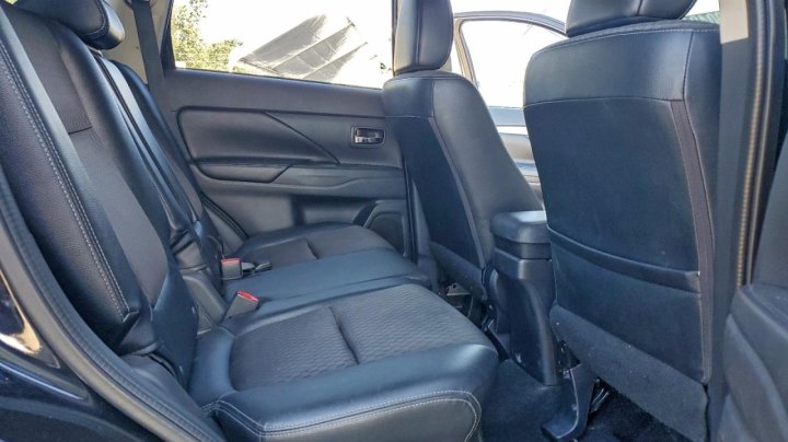 Mitsubishi Outlander  2015