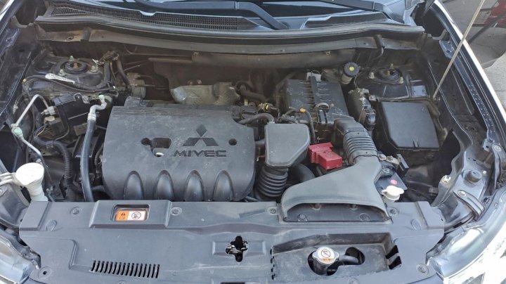 Mitsubishi Outlander  2015