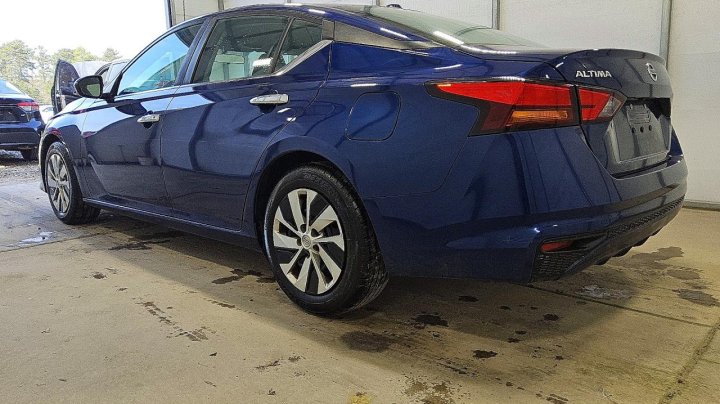 Nissan Altima  2020