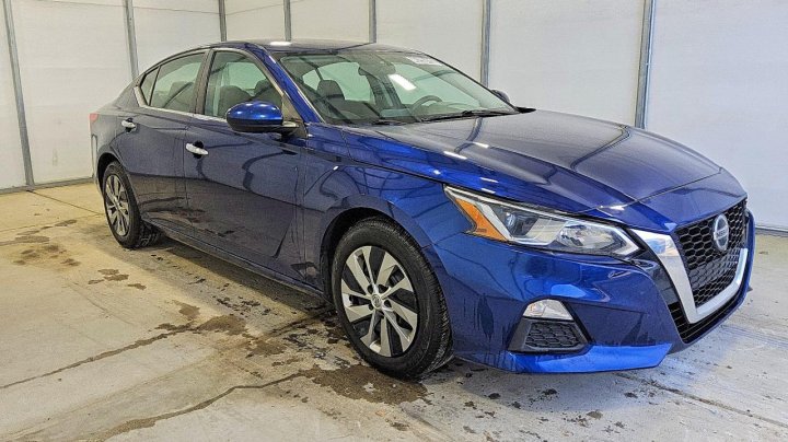Nissan Altima  2020