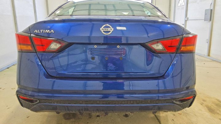 Nissan Altima  2020