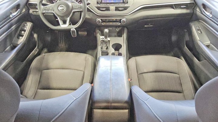 Nissan Altima  2020