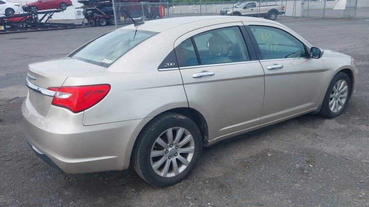 CHRYSLER 200 LIMITED 2014