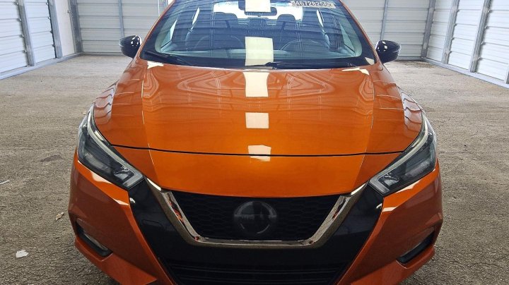 Nissan Versa  2021