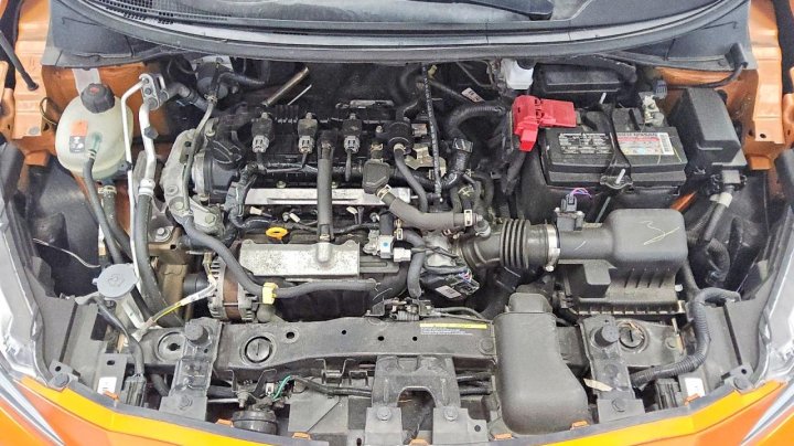 Nissan Versa  2021