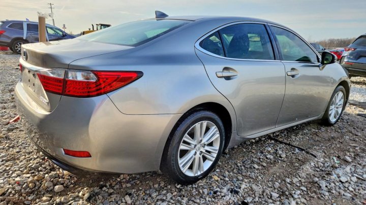Lexus ES  2015