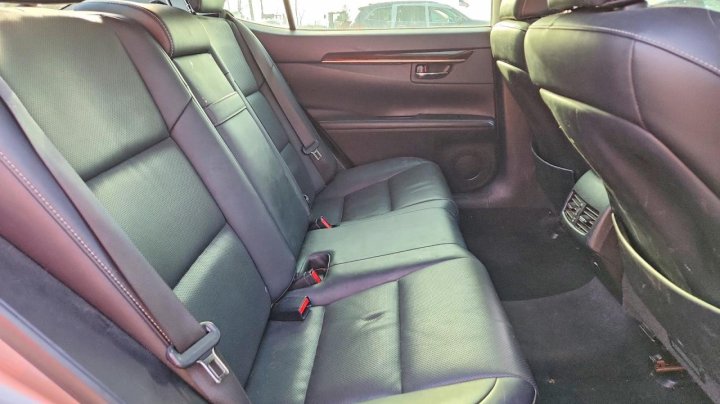 Lexus ES  2015