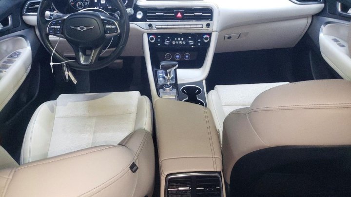 Genesis G70  2024