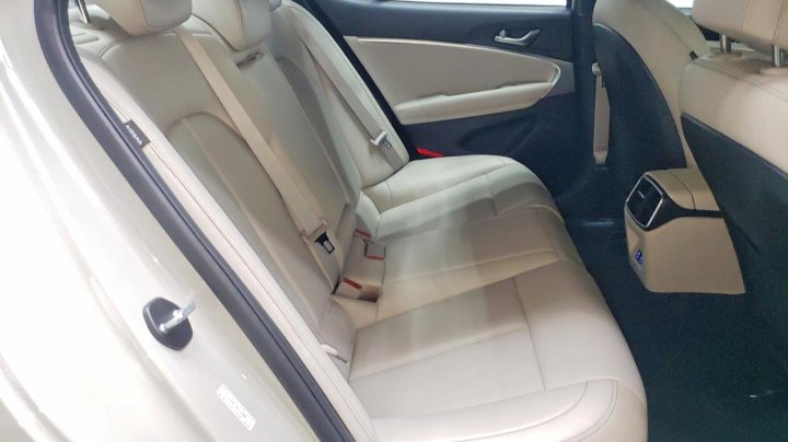 Genesis G70  2024