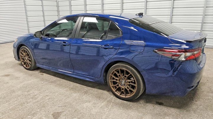 Toyota Camry  2023