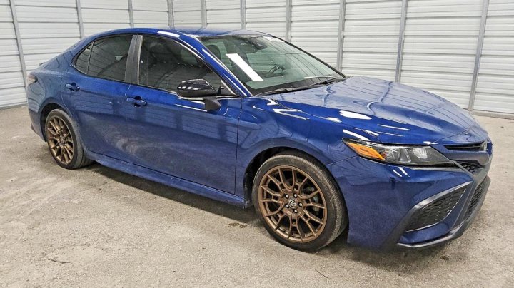 Toyota Camry  2023