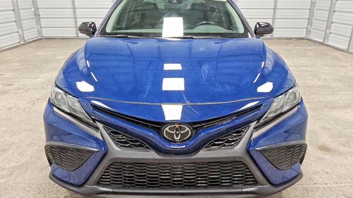 Toyota Camry  2023