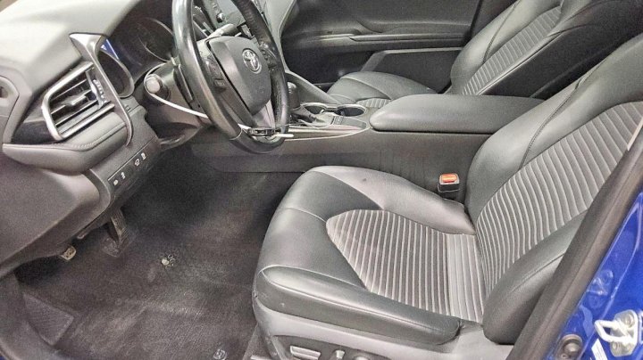 Toyota Camry  2023