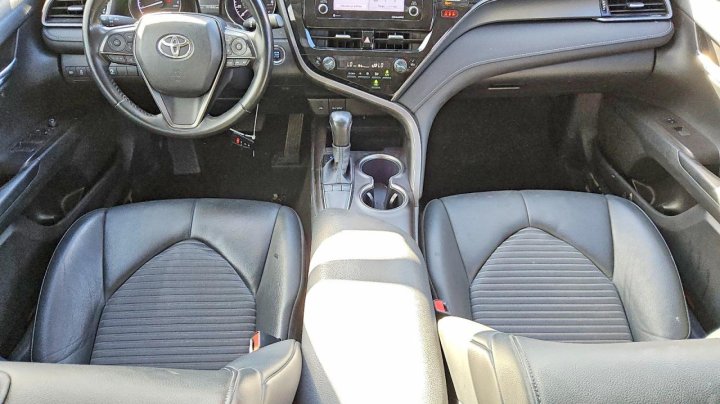 Toyota Camry  2023