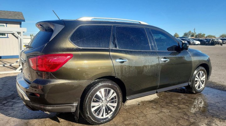 Nissan Pathfinder  2017