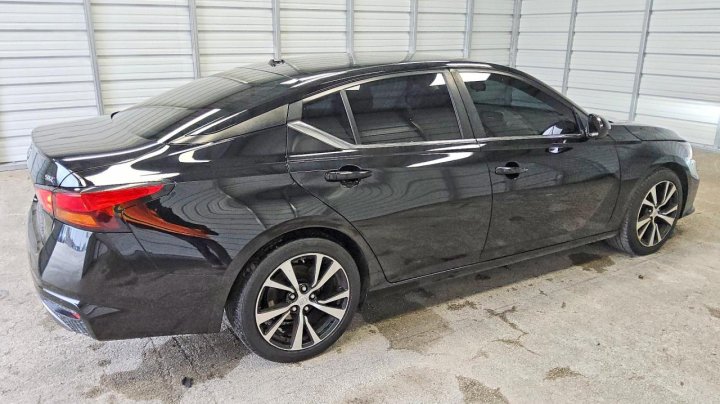 Nissan Altima  2020