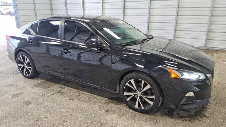 Nissan Altima  2020