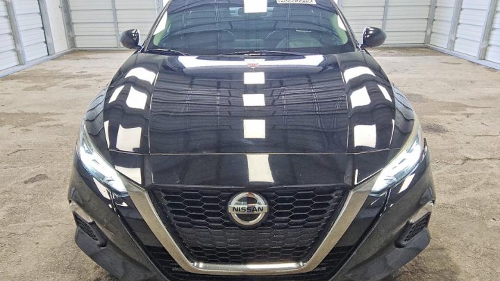 Nissan Altima  2020