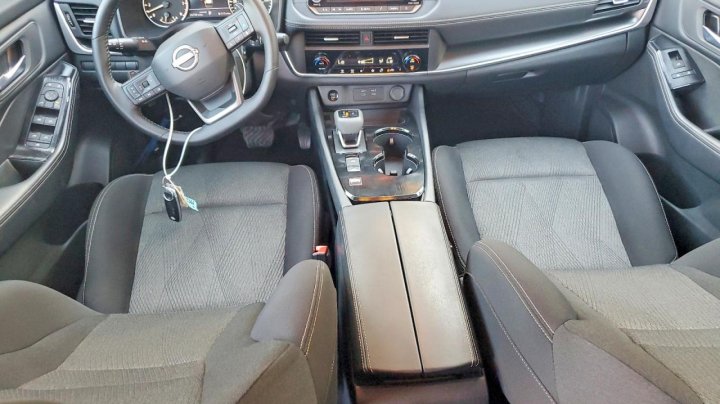 Nissan ROGUE  2025