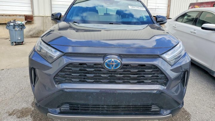 Toyota RAV4  2024