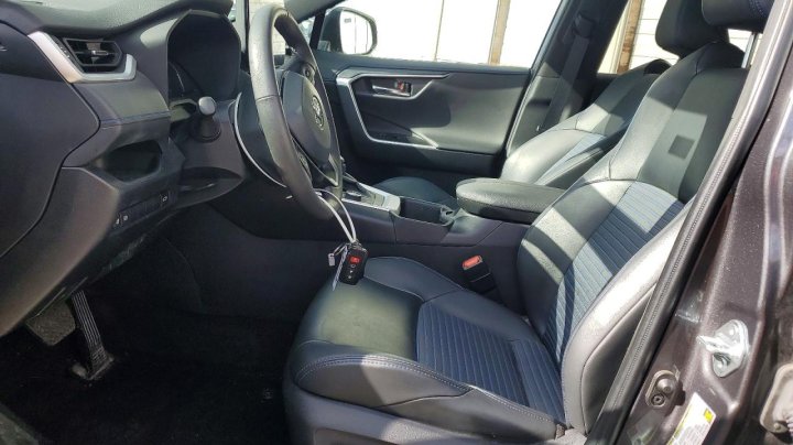 Toyota RAV4  2024