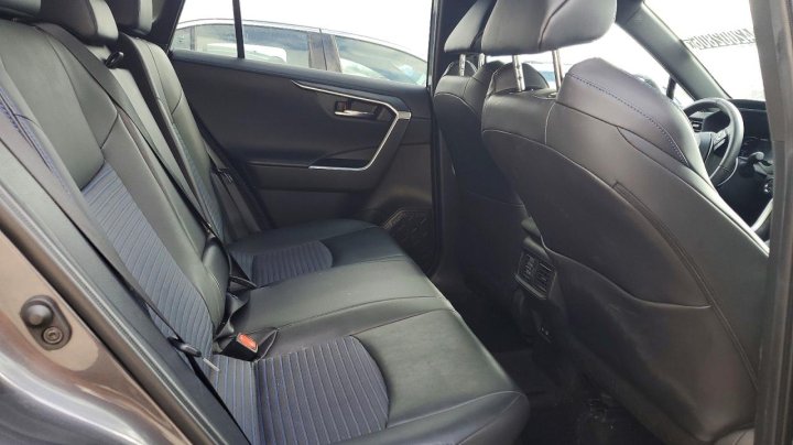 Toyota RAV4  2024