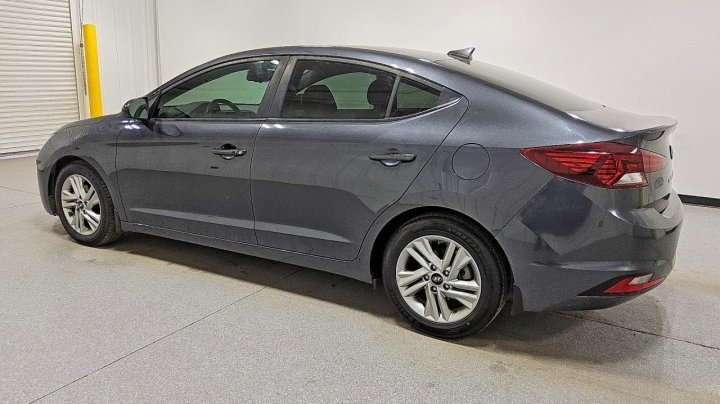 Hyundai Elantra  2020