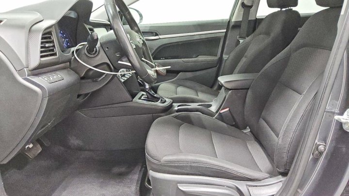 Hyundai Elantra  2020