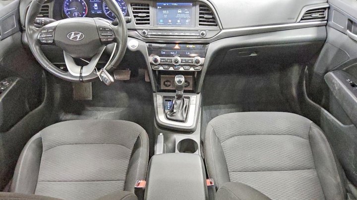 Hyundai Elantra  2020