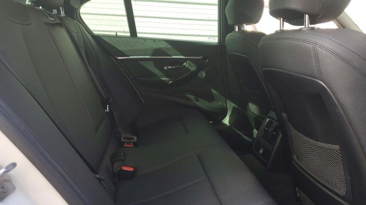 BMW 330  2018