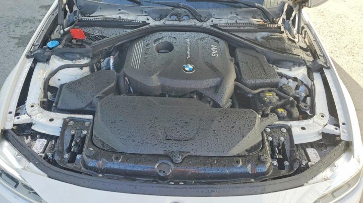 BMW 330  2018
