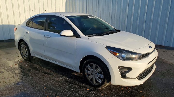 KIA RIO  2021