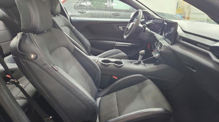Ford MUSTANG  2024