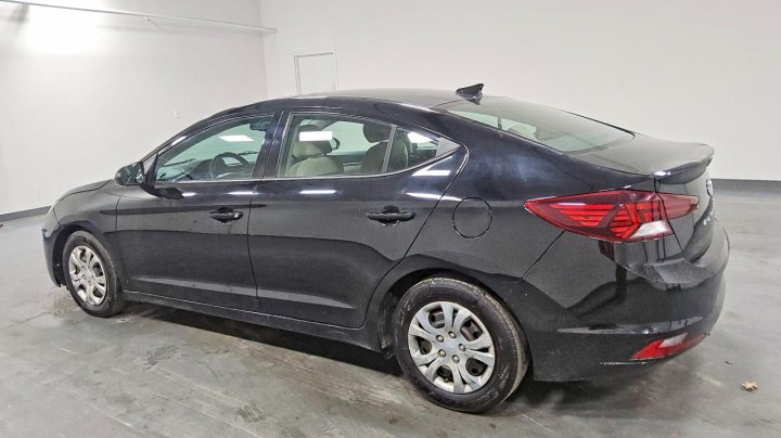 Hyundai Elantra  2020