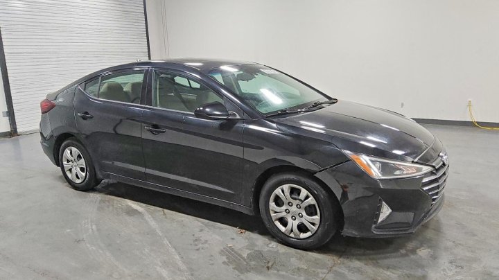 Hyundai Elantra  2020