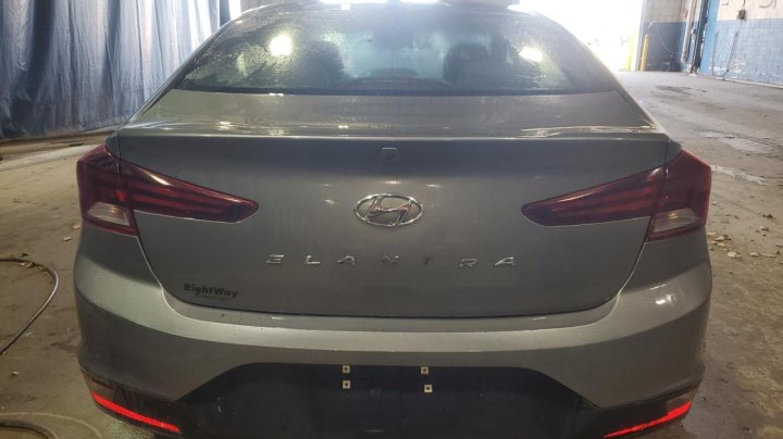 Hyundai Elantra  2019