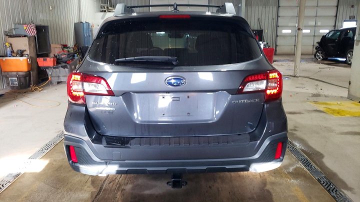 Subaru Outback  2018