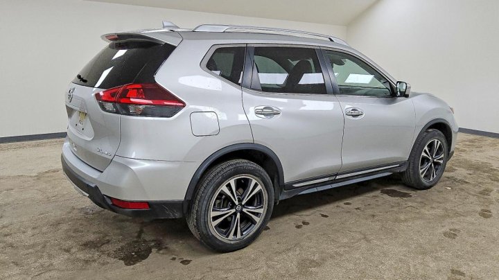 Nissan ROGUE  2018