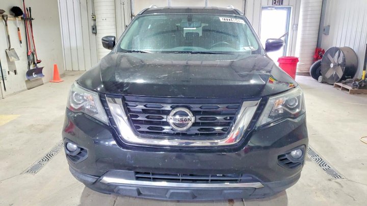 Nissan Pathfinder  2017