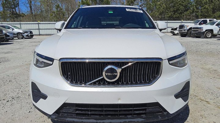 Volvo XC40  2023